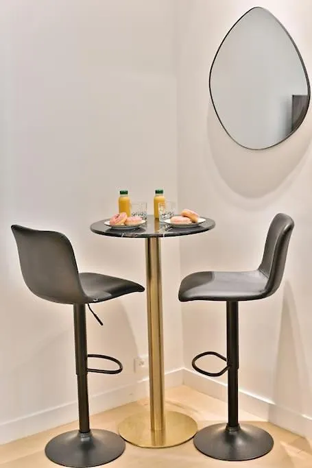 Chic Au Centre Du Sentier Apartment