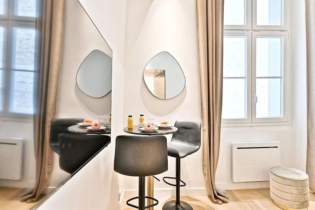 Chic Au Centre Du Sentier Apartment *